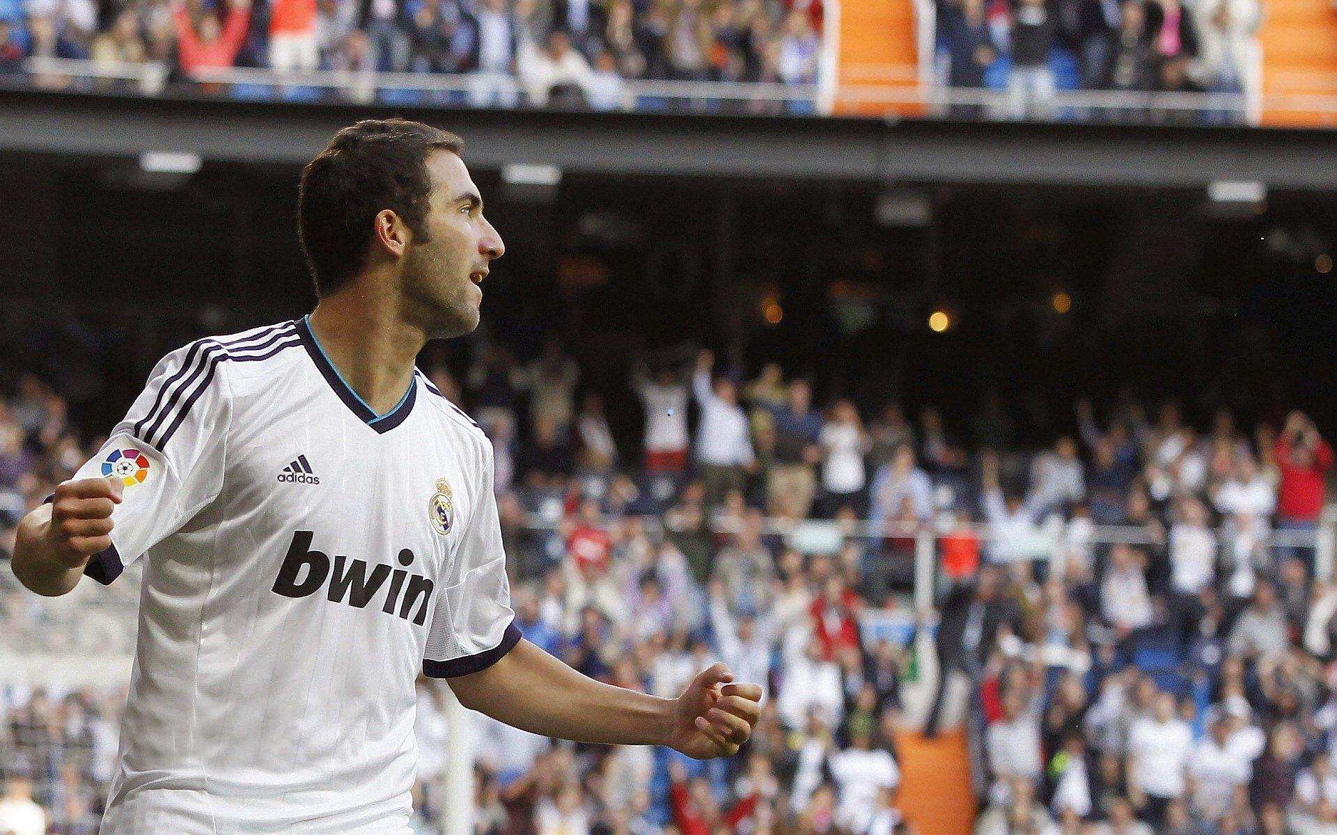 哲凯赖什传射锁定胜局，加纳乔双响功亏一篑，阿森纳3-2激战告捷冲击四冠王伟业